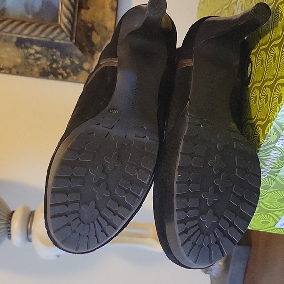 Gianni B 3.5 inch black suede boots sz 8 with oatmeal cuffs which lace up - Picture 8 of 8